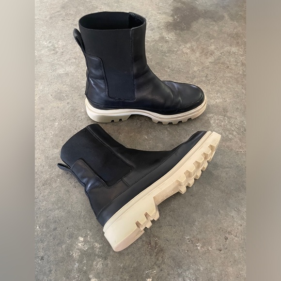 Massimo Dutti high shaft lug sole boots - Picture 3 of 6